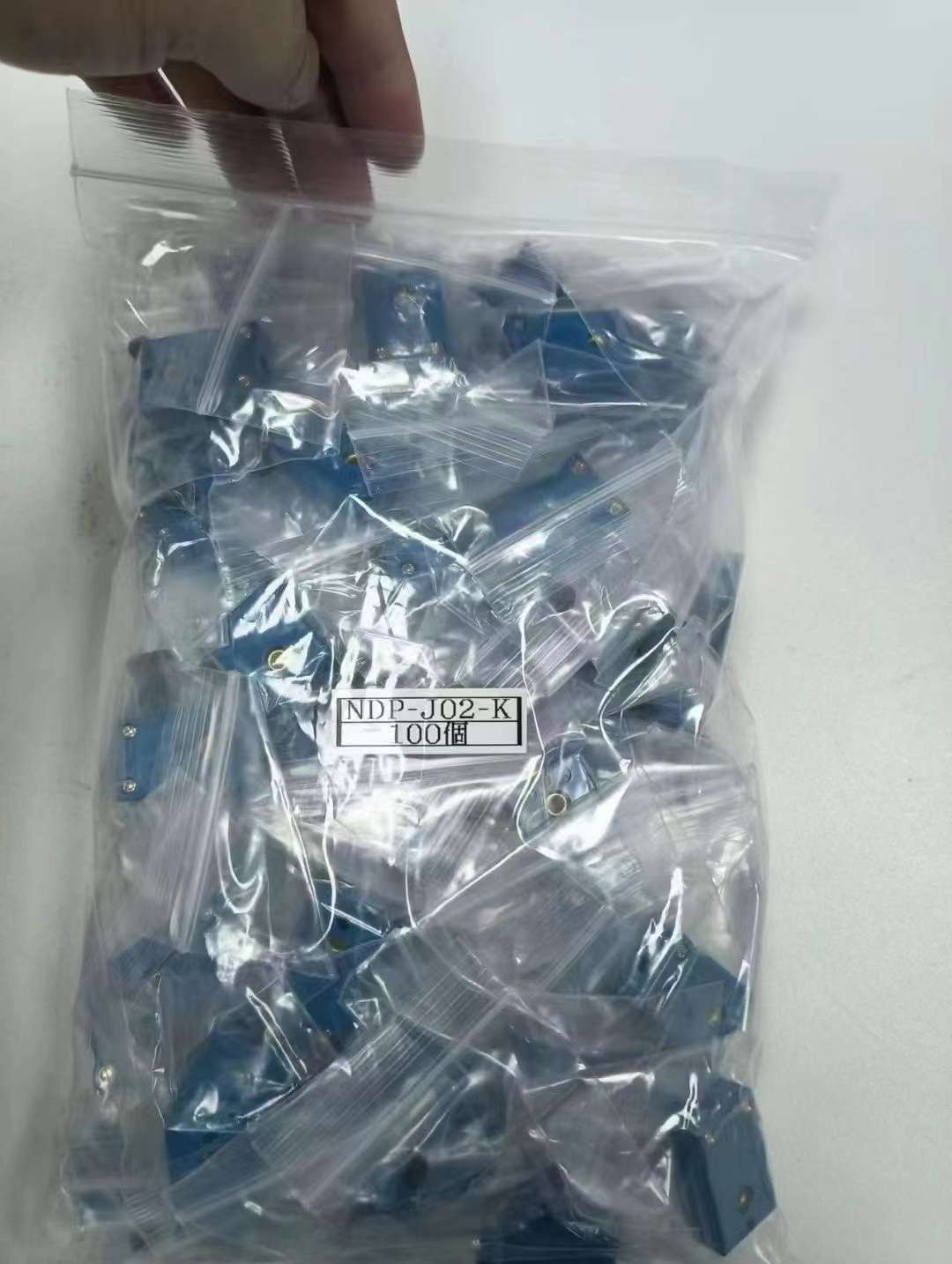 电商MRO供应链今日推荐日本NINOMIYA二宫电线 NDP-J02-K蓝色连接器