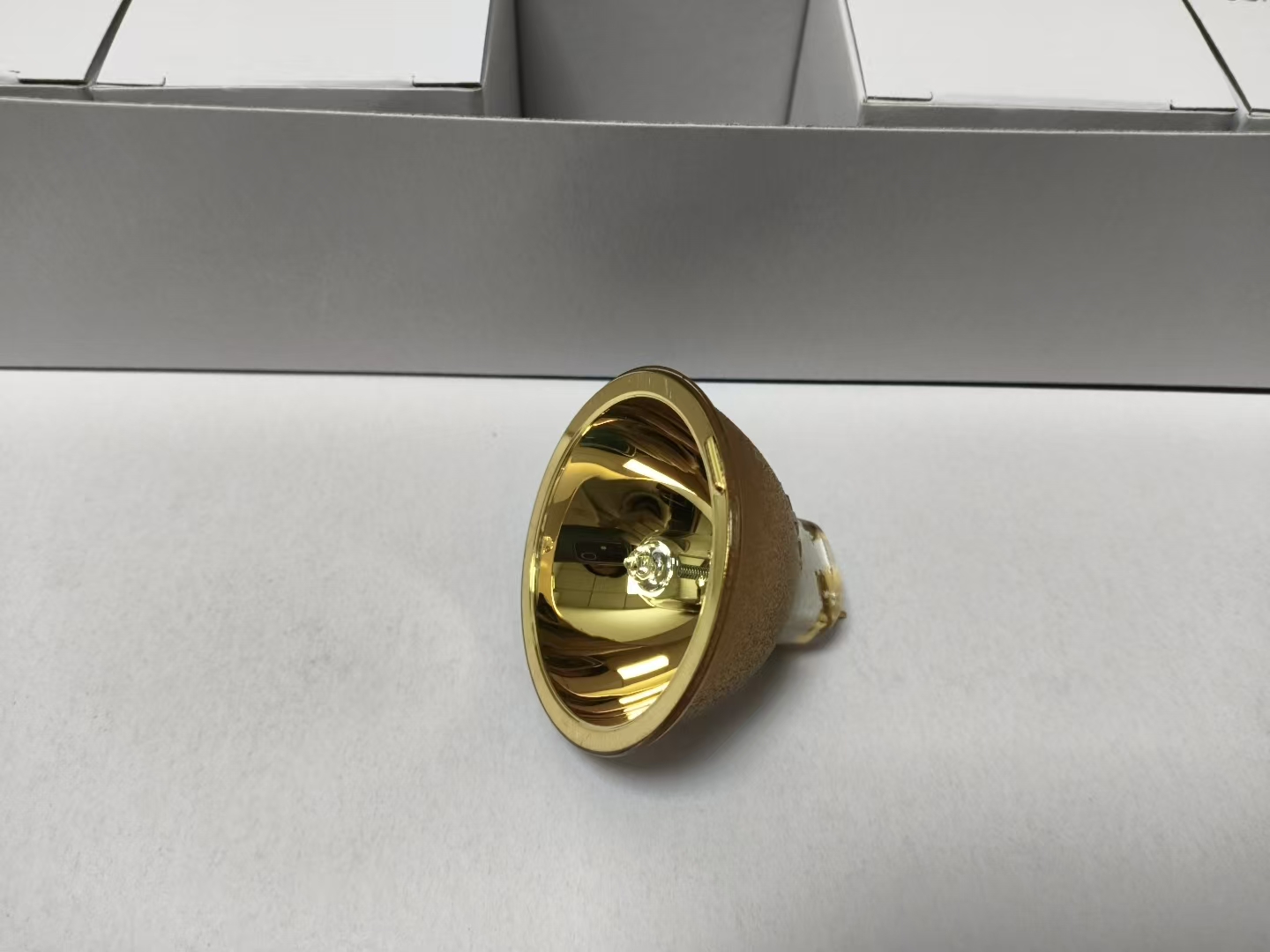 【电商】MRO供应链日本牛尾 镀金灯 JCR15V150WBAU