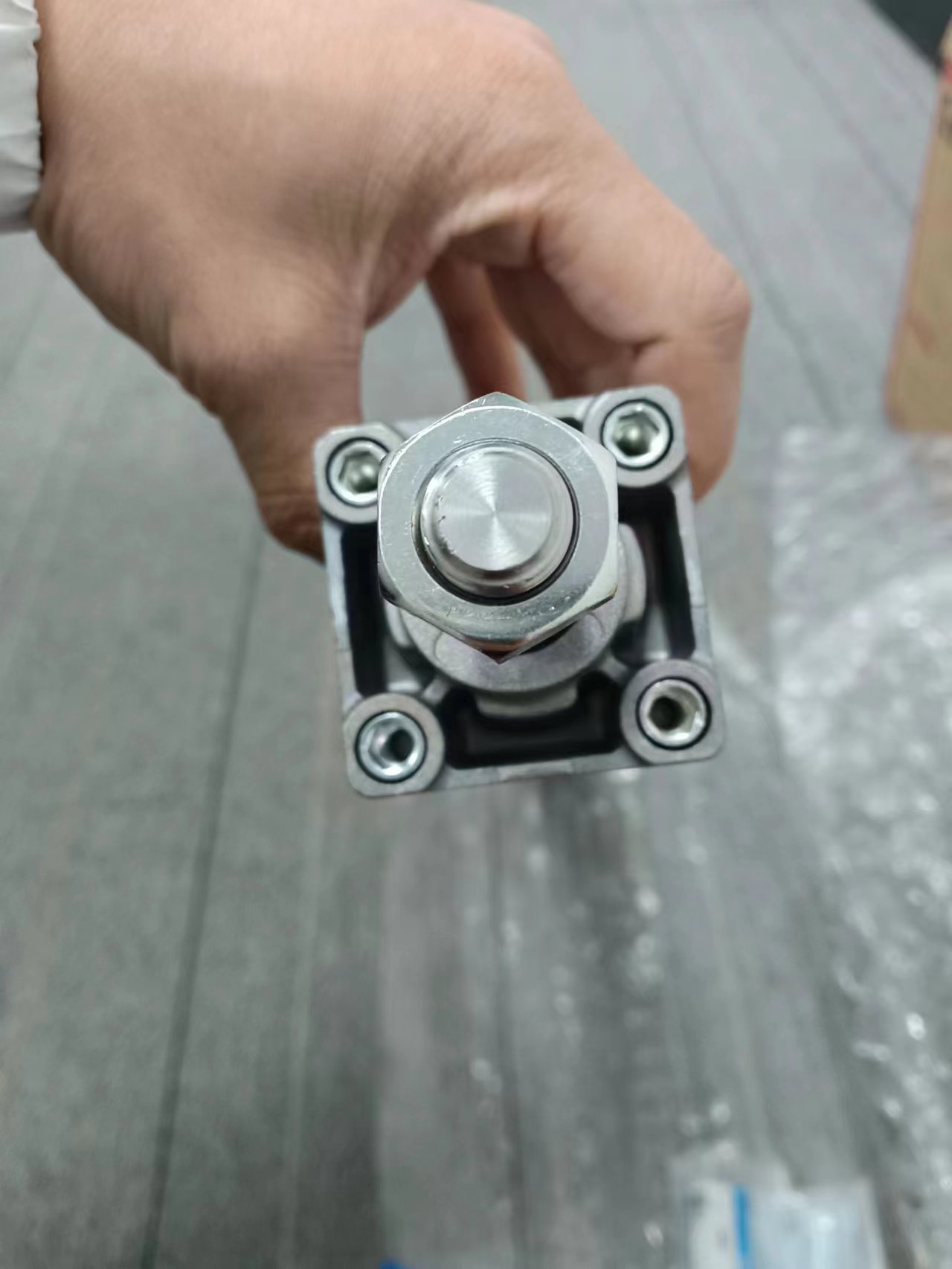 电商MRO供应链日本SMC气压缸MB-L04