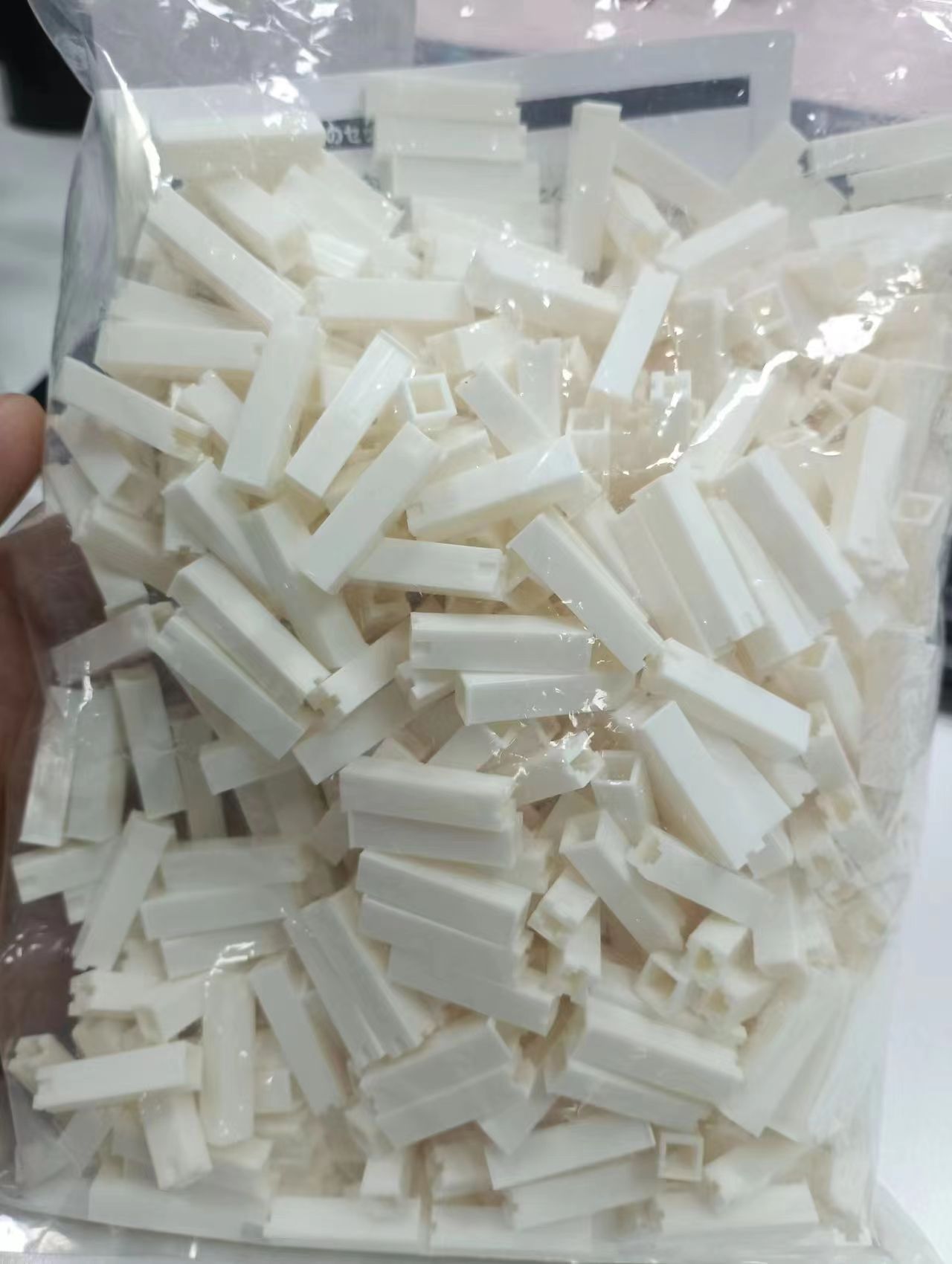 电商MRO供应链日本NICHIFU日富易锁连接器NEM 1-28-1P-V0