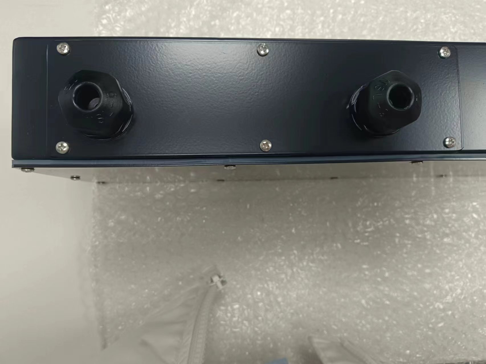 电商MRO供应链日本UNIPULSE优尼帕斯大型显示器LD557A