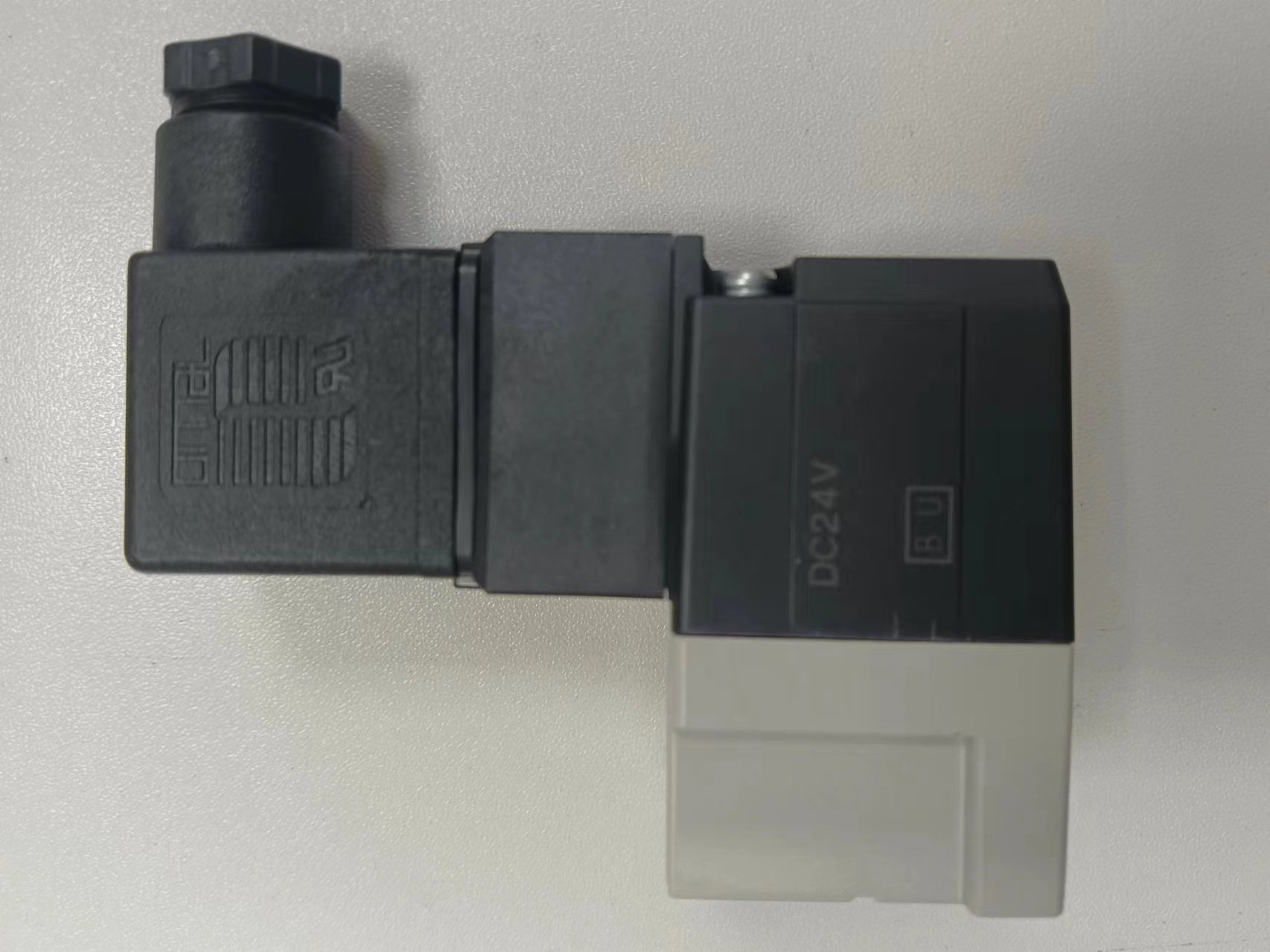 电商MRO供应链日本SMC电磁阀VT307V-5D1-01