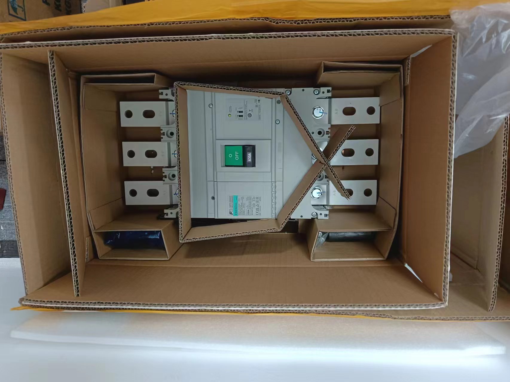 电商MRO供应链日本FUJI富士电机三相漏电开关EW630EAG-3P630J