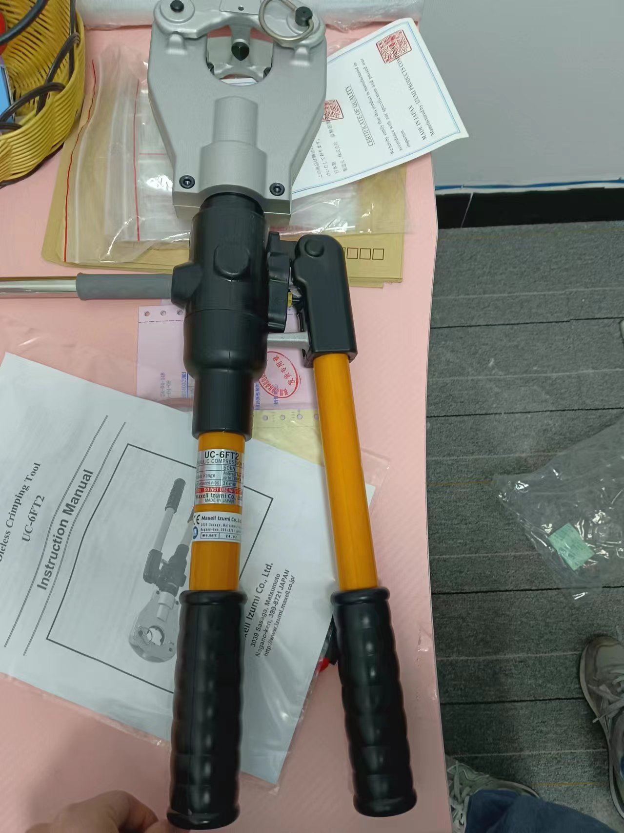 电商MRO供应链日本IZUMI泉精器UC-6FT2手动液压钳360度旋转头