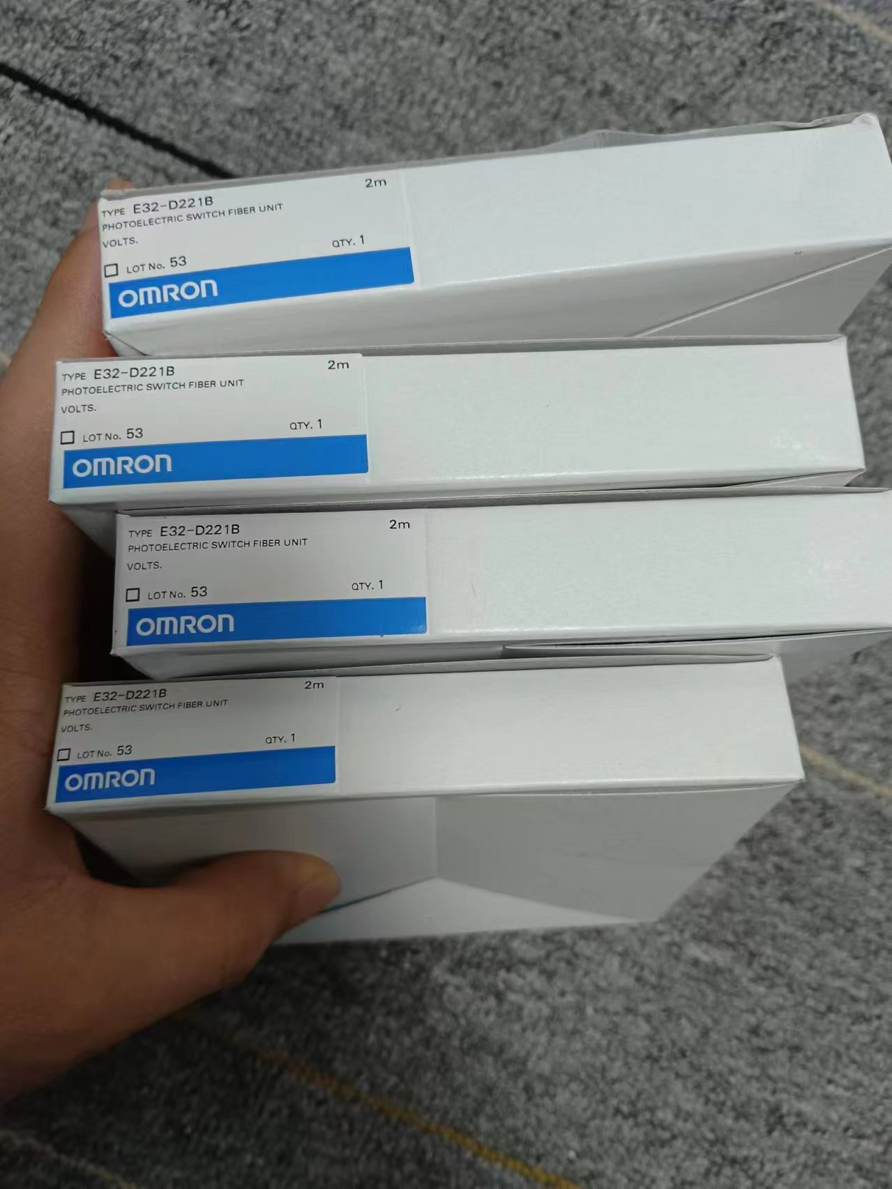 电商MRO供应链日本OMRON欧姆龙 光纤传感器E32-D221B 2M