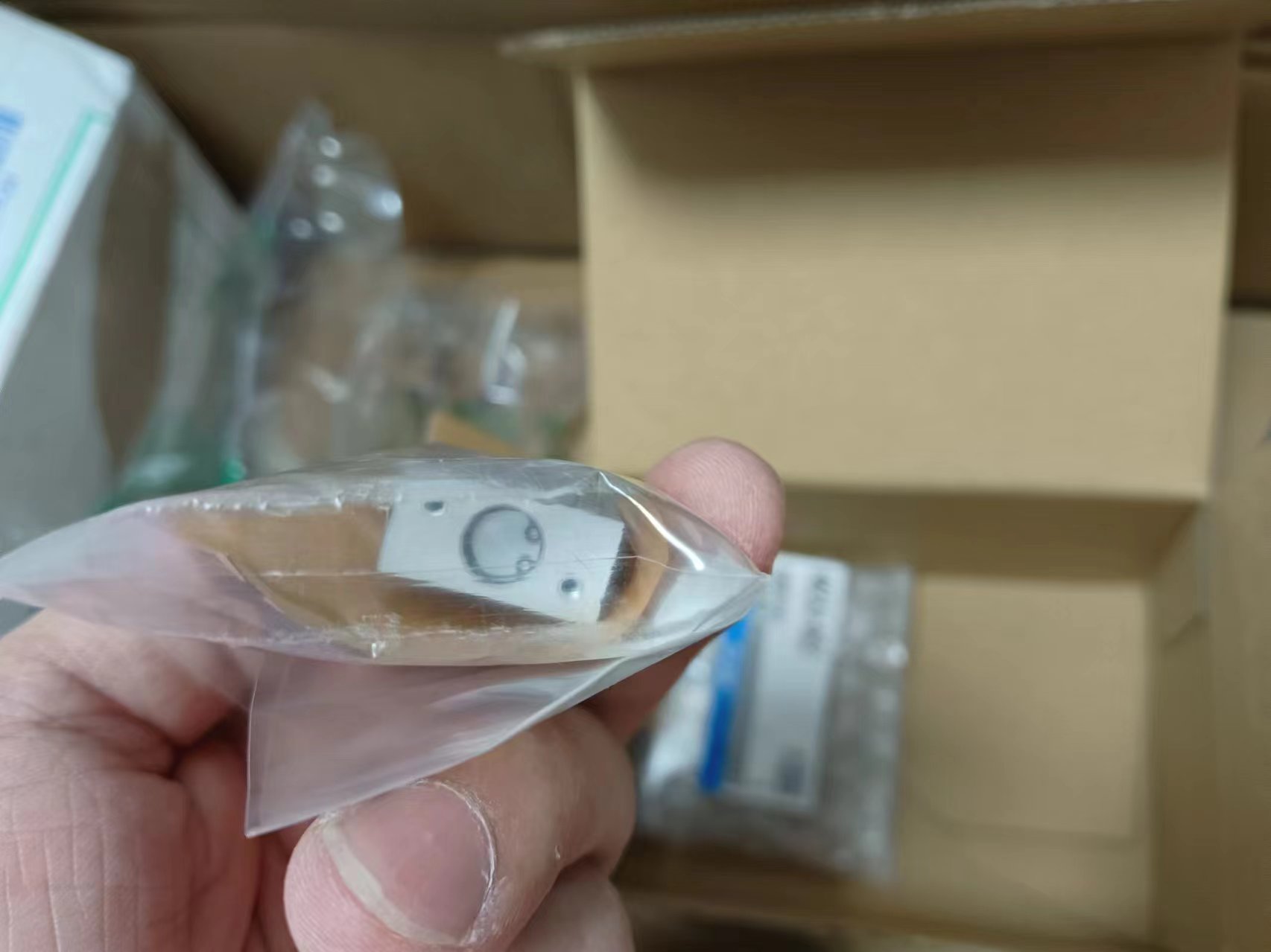 电商MRO供应链日本SMC平行气爪MHZA2-6C2