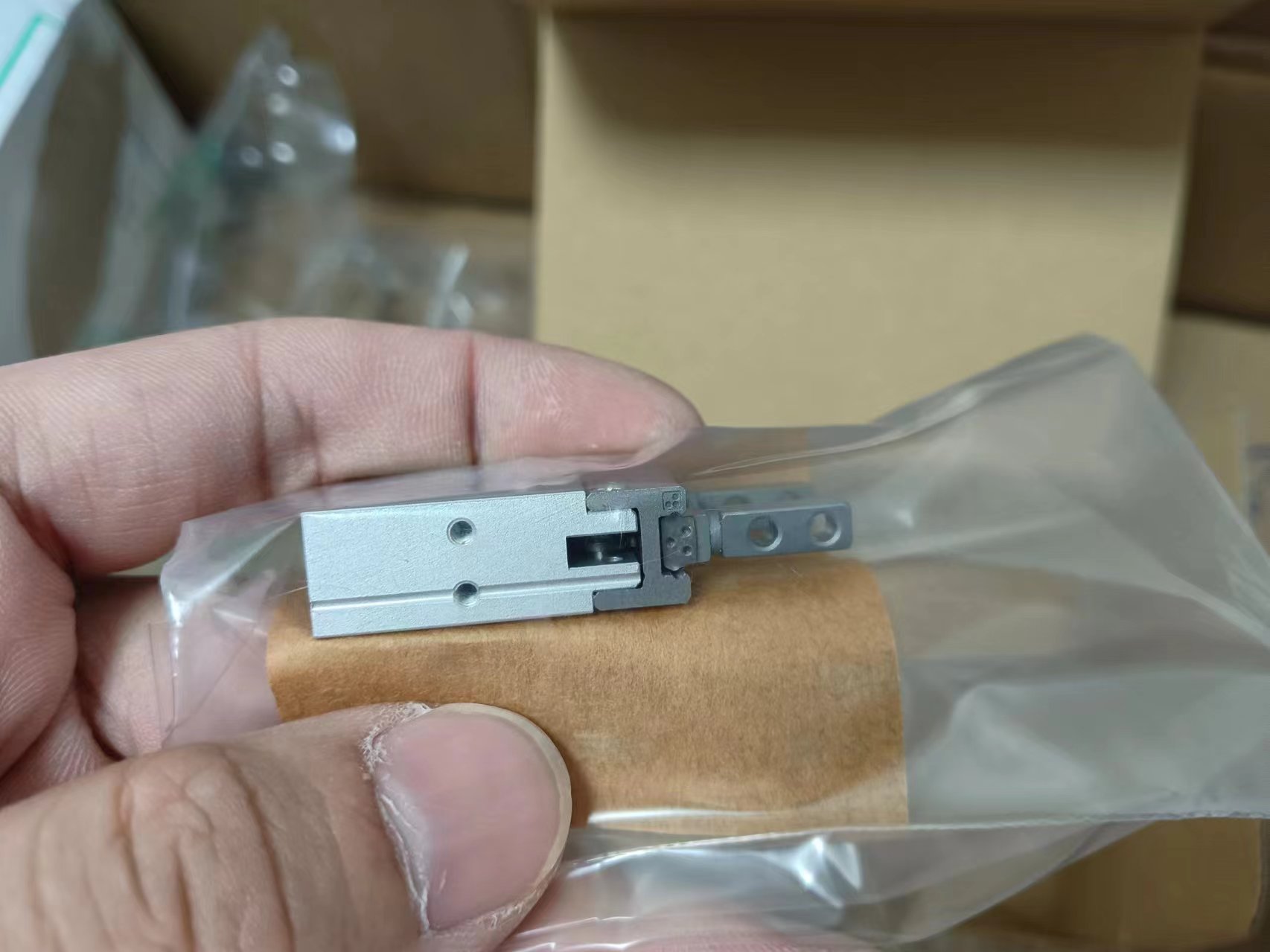 电商MRO供应链日本SMC平行气爪MHZA2-6C2