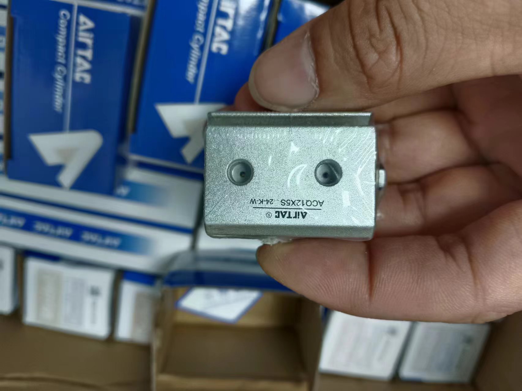 电商MRO供应链AirTAC亚德客气缸ACQ12X5S