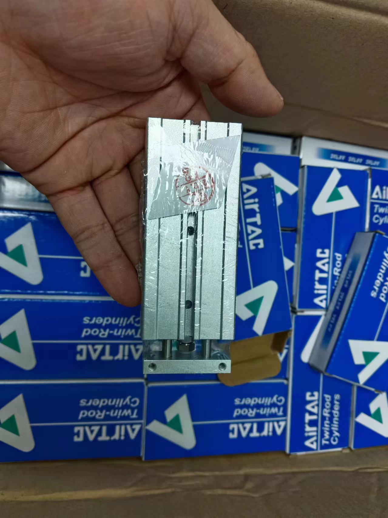 电商MRO供应链 AirTAC亚德客双联气缸TR6X40S