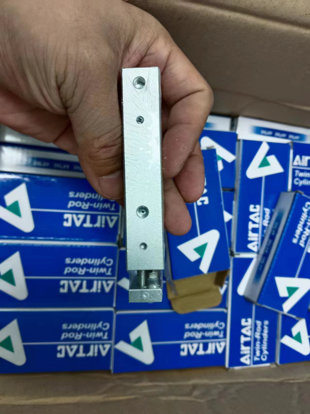 电商MRO供应链 AirTAC亚德客双联气缸TR6X40S