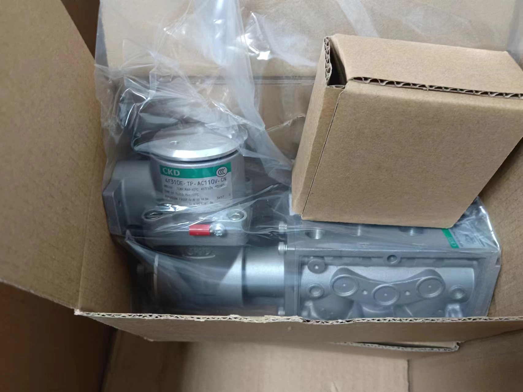 电商MRO供应链日本CKD防爆电磁阀4F310E-08-TP-AC110V-CN